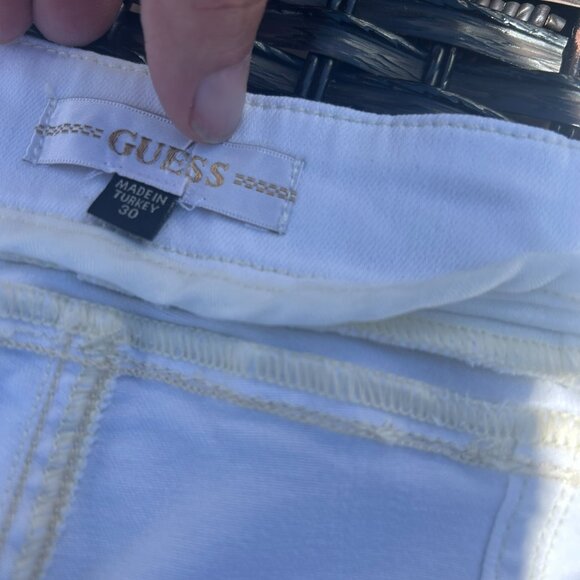 Ladies New Guess Sailor Skinny Jeans White w/ Gold Buttons  size 30 x 28 - Picture 4 of 6